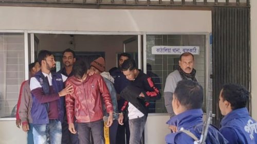 কাঠালিয়ায় চোরাই স্বর্ণালংকার ও নগদ টাকাসহ ৬ জন গ্রেফতার