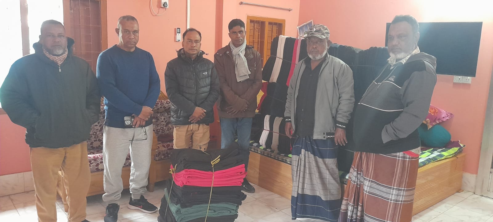 যুক্তরাষ্ট্র প্রবাসী ছদরুল আমিন তালুকদারের উদ্যোগে জগন্নাথপুরে শীতার্তদের মাঝে কম্বল বিতরণ