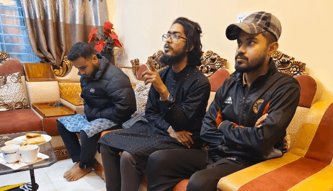 এনসিপির খুলনা জেলা শাখার সদস্য পরিচয়ে ২০ লাখ টাকা চাঁদা দাবির অভিযোগে তিনজনকে আটক করেছে পুলিশ।