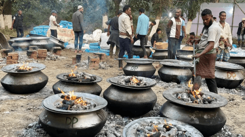 সিলেটে তারেক রহমানের শ্বশুরবাড়ি যাওয়া উপলক্ষে রান্না হচ্ছে হাঁড়ি হাঁড়ি | ছবি: সংগৃহীত