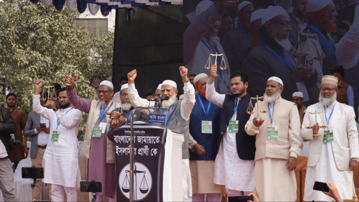 বগুড়ায় ১০ দলের সমন্বয়ে আয়োজিত নির্বাচনী জনসভায় বক্তব্য রাখছেন ডা. শফিকুর রহমান।