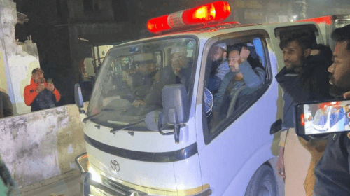 মরদেহ নেওয়া হয় জেলগেটে। ছবি : সংগৃহীত