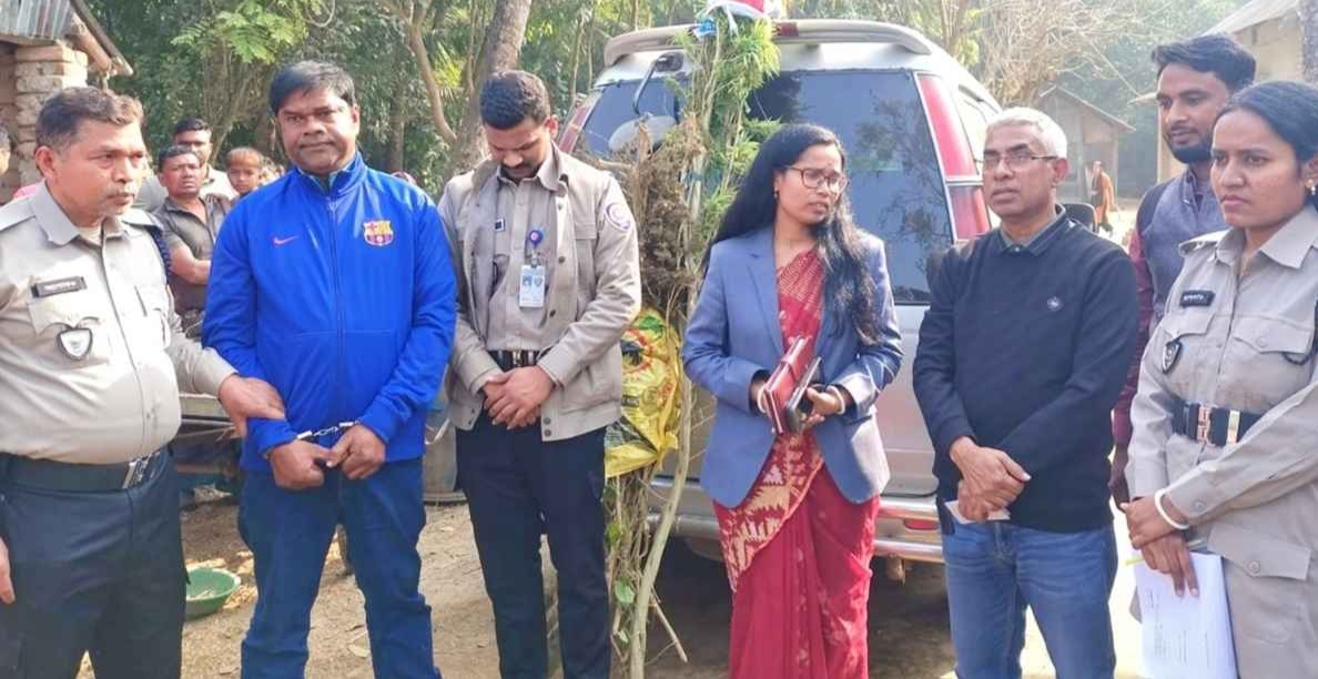 নড়াইলের কালিয়ায় গাঁজার গাছ উদ্ধার, দুইজন গ্রেপ্তার: ভ্রাম্যমাণ আদালতে জেল-জরিমানা