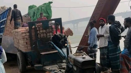 কুড়িগ্রামে সোনাহাট সেতু ভেঙে যোগাযোগ বিচ্ছিন্ন