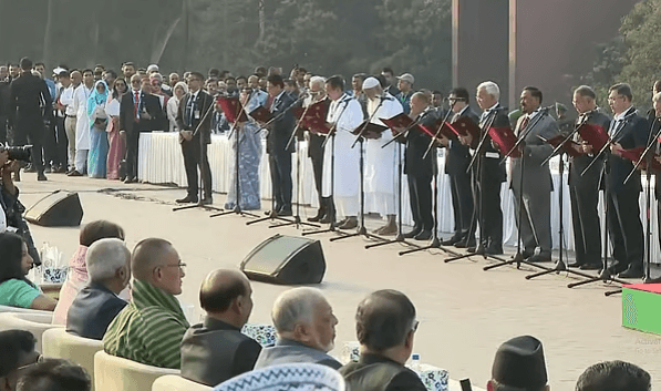 মন্ত্রিসভার সদস্যদের শপথ পড়ান রাষ্ট্রপতি মো. সাহাবুদ্দিন | ছবি: বিএনপির মিডিয়া সেল