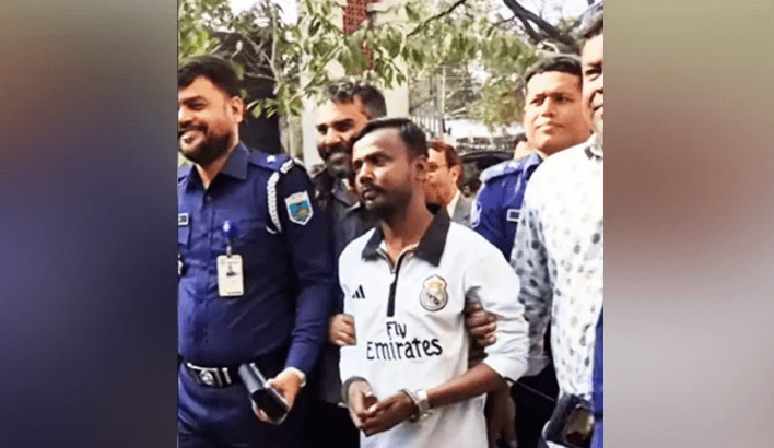 নারী নির্যাতনের মামলায় আলোচিত কনটেন্ট ক্রিয়েটর হিরো আলম গ্রেপ্তার। ছবি : সংগৃহীত