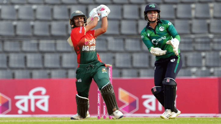 আইসিসির মাস সেরার দৌড়ে বাংলাদেশের সোবহানা মোস্তারি