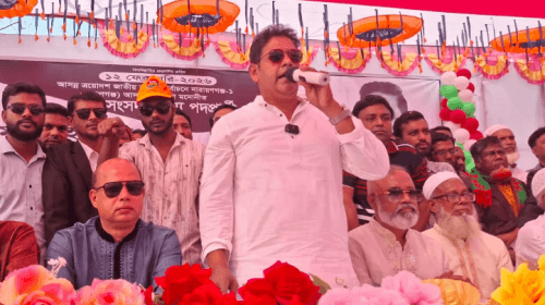 গণসংযোগকালে মুস্তাফিজুর রহমান ভুঁইয়া দিপু | ছবি : সংগৃহীত