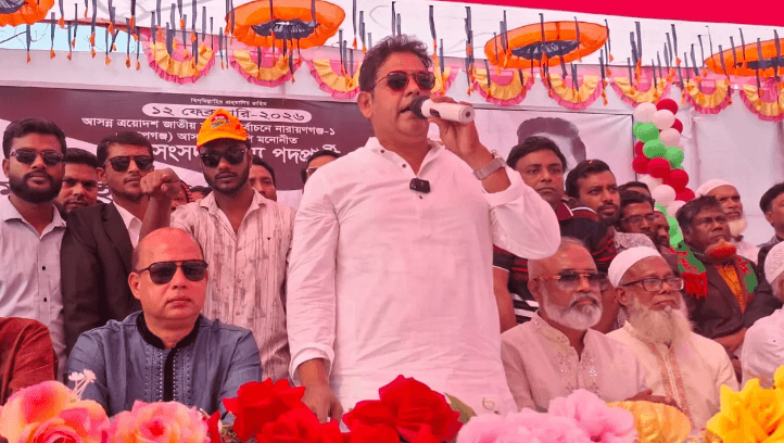 গণসংযোগকালে মুস্তাফিজুর রহমান ভুঁইয়া দিপু | ছবি : সংগৃহীত