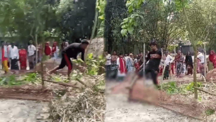 বাবার কবরের বেড়া ভাঙচুর ছেলে। ছবি: সংগৃহীত