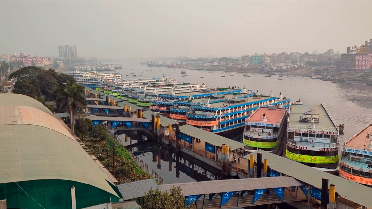 ঢাকার সদরঘাট লঞ্চ টার্মিনাল