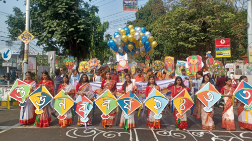 বর্ণাঢ্য শোভাযাত্রা, মুখোশ আর উৎসবমুখর পরিবেশে চট্টগ্রামে উদযাপিত হচ্ছে বাংলা নববর্ষ ১৪৩৩।