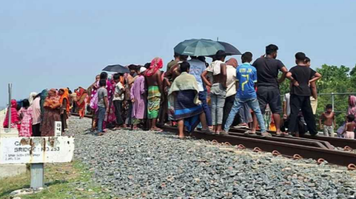 নড়াইলে ট্রেনে কাটা পড়ে মা-ছেলের মৃত্যু, সড়ক দুর্ঘটনায় নসিমন চালক নিহত