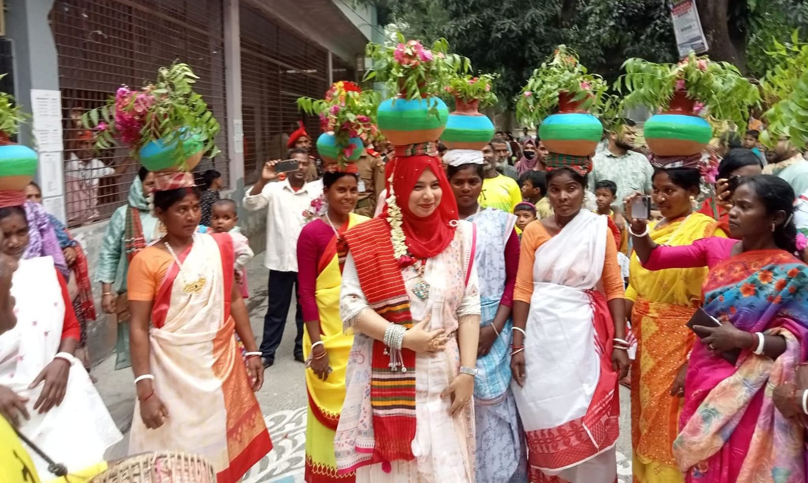 শোভাযাত্রা-সংস্কৃতিতে মুখর গোমস্তাপুরে বৈশাখ বরণ
