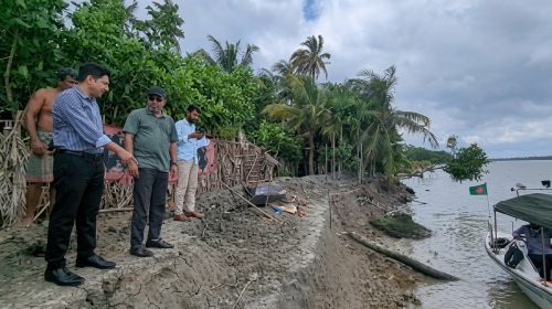 মোংলা-রামপালের নদীভাঙন এলাকা পরিদর্শনে প্রতিমন্ত্রী